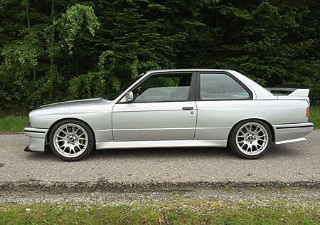 BMW M3 E30