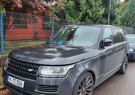 Land Rover Range Rover 4.4 SDV8 Scheckheft gepflegt. Voll.