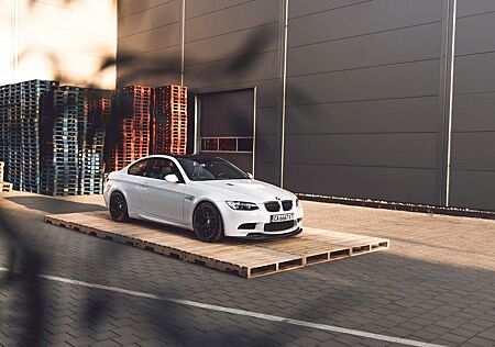 BMW M3 Coupé Full serv. history, Akrapovic, Eventuri