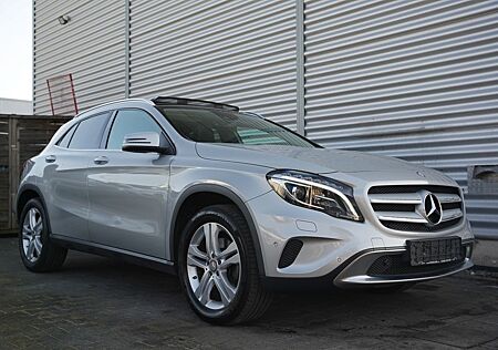 Mercedes-Benz GLA 250 4M Urban*AUTOMATIK*PANO*CAM*ILS*AHK*NAVI
