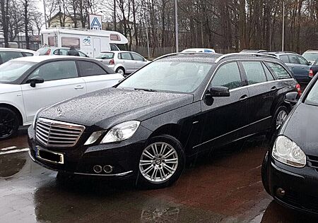 Mercedes-Benz E 200 CDI T BlueEFFICIENCY ELEGANCE AHK