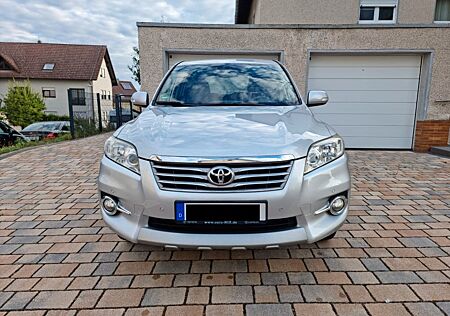 Toyota RAV 4 2,2-l-D-4D 4x4 Travel Automatik Travel