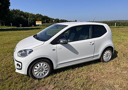 VW Up Volkswagen ! 1.0 55kW ! white ! white
