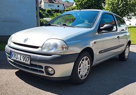 Renault Clio Initiale 1.4 Automatik