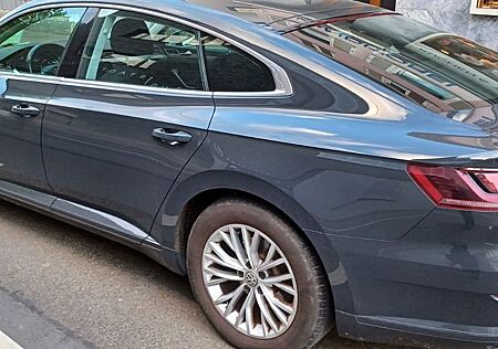 VW Arteon Volkswagen 2.0 TDI SCR -
