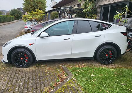 Tesla Model Y Long Range Dual Motor AWD Boost