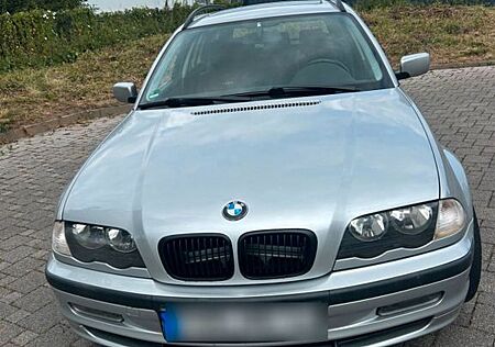 BMW 320i touring -