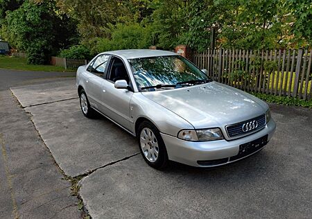 Audi A4 2.8 quattro 174PS TÜV 1/27