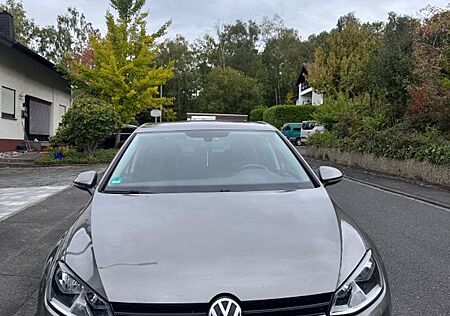 VW Golf Volkswagen 1.4 90 kW ( 122 PS) Komfortline