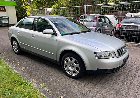 Audi A4 Lim. 2.0 TÜV+Bremsen+Kupplung+Federn Neu