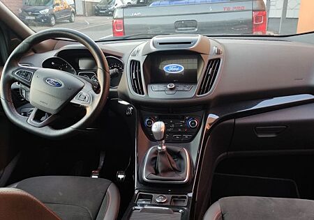 Ford Kuga 2,0 TDCi 4x2 110kW ST-Line ST-Line