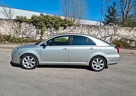 Toyota Avensis 2.4 Executive Liftback