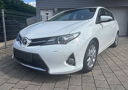 Toyota Auris Life+ Top Zustand