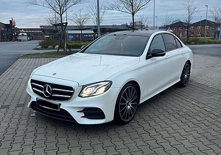 Mercedes-Benz E 220 d Autom. - AMG/Pano/MultiB