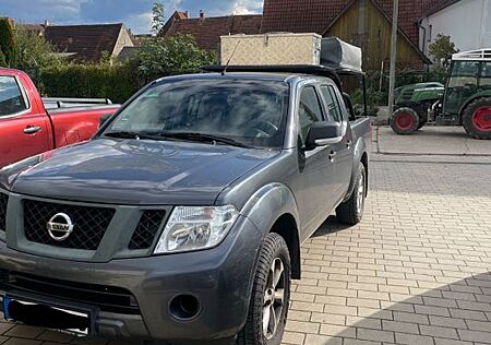 Nissan Navara D40 mit Dachzelt