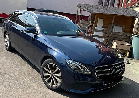 Mercedes-Benz E 200 4MATIC T Autom. -