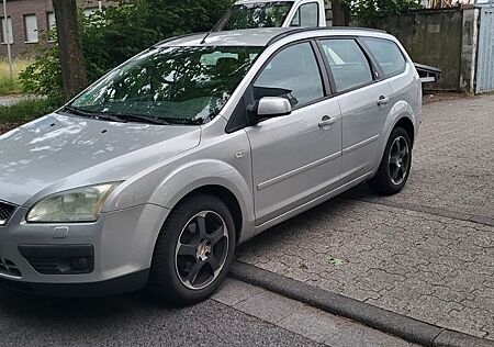 Ford Focus 1.6 Ghia