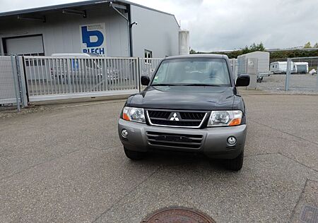 Mitsubishi Pajero 3,2 DI-D Elegance Nur 51000km Scheckeft