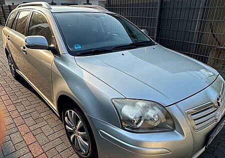 Toyota Avensis Combi 2,0-l-D-4D Team Team