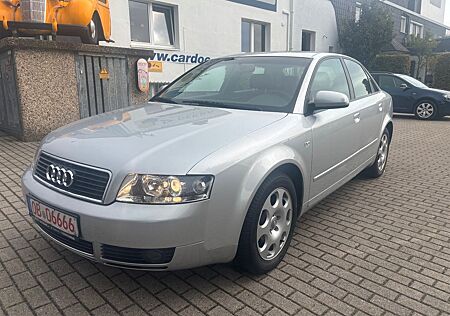 Audi A4 2.0 FSI Automatik Klimaautomatik wenig KM