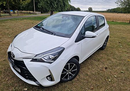 Toyota Yaris 1,5-l-Dual-VVT-iE Team Deutschland Tea...