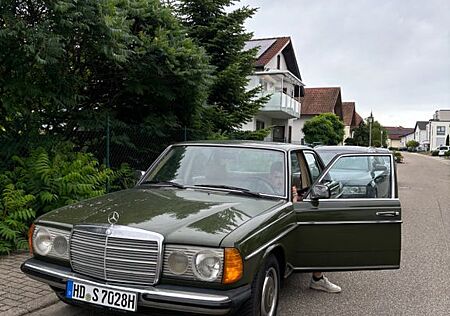 Mercedes-Benz 200