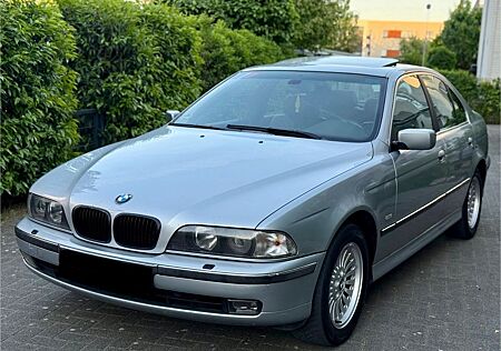 BMW 528i M Lenkrad Automatic Alcantara Himmel Dach