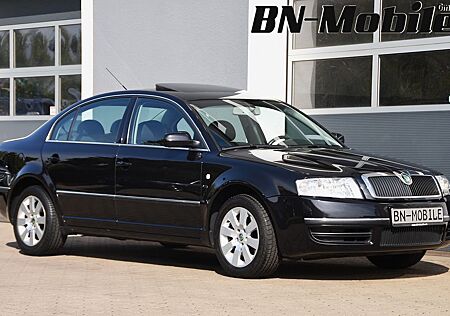 Skoda Superb Elegance 2.8 V6 / 1.Hand / Scheckheft