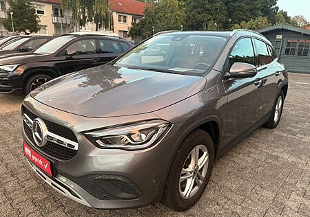 Mercedes-Benz GLA 220 GLA 220d 4Matic Automatik Teilleder Navi Led Kam