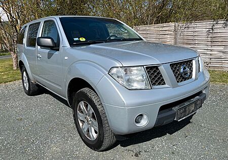 Nissan Pathfinder 2.5 dCi Comfort 2.Hand/AHK/TÜV