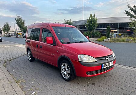 Opel Combo als Micro Camper-Umbau