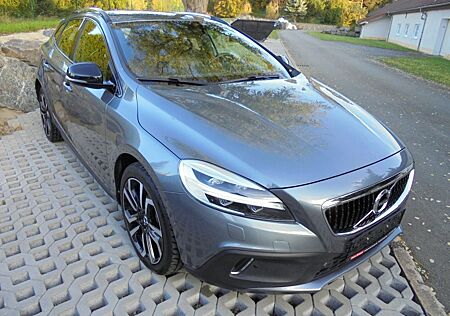 Volvo V40 Cross Country Pro AWD AHK