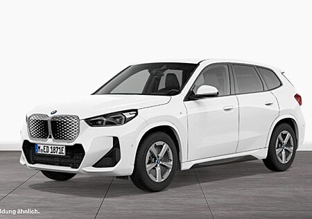 BMW iX1 xDrive30 M Sport AHK LiveCockpitProf Kamera