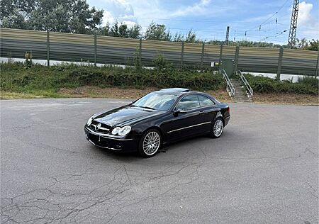 Mercedes-Benz CLK 200 Carplay,LED,viele Neuteile/guter Zustand