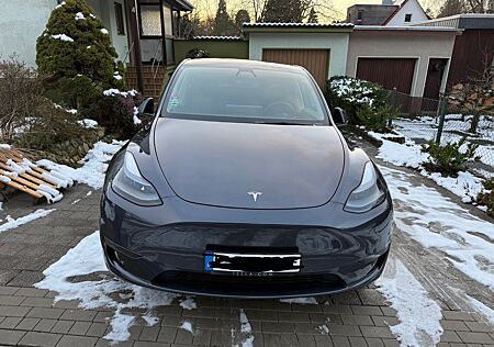 Tesla Model Y Long Range Dual Motor AWD Long Range