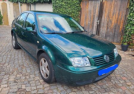 VW Bora Volkswagen 1.6 Basis Basis
