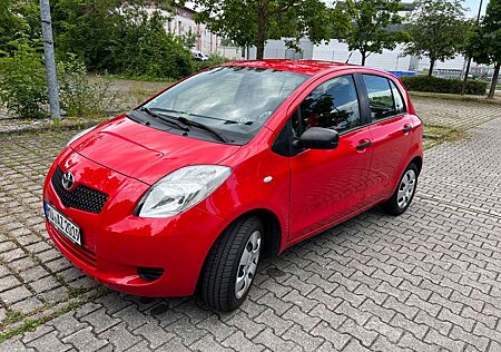 Toyota Yaris Cool 1,0-l-VVT-i Cool