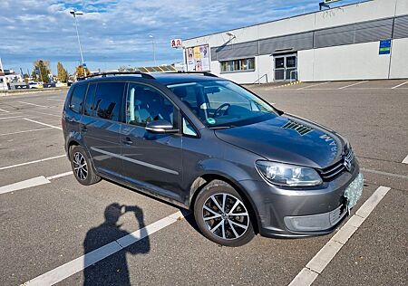 VW Touran Volkswagen 1.6 TDI DSG - Automatik/7-Sitzer/AHK/PDC