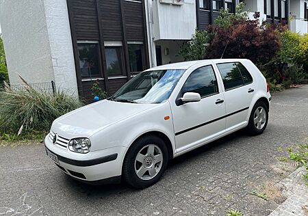 VW Golf Volkswagen 1.6 OPAS FAHRZEG GARAGENWAGEN AUTOMATIC