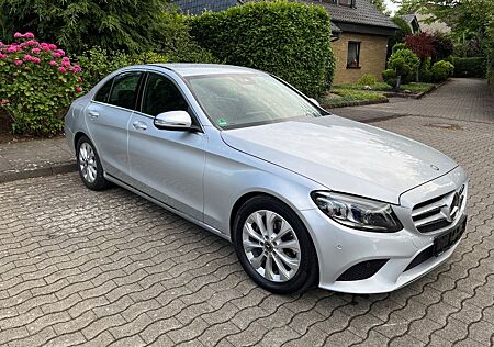 Mercedes-Benz C 180 Autom. - Avantgarde,AHK,MultiBeam,Kamera