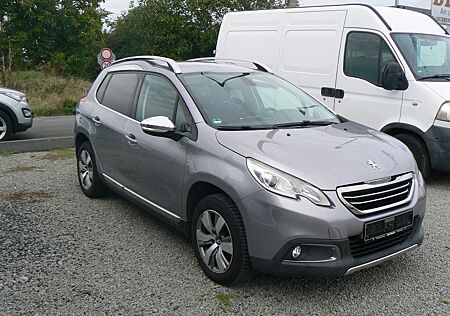 Peugeot 2008 1,2 Allure/Navi/Teilleder/Klimaauto/1.Hand