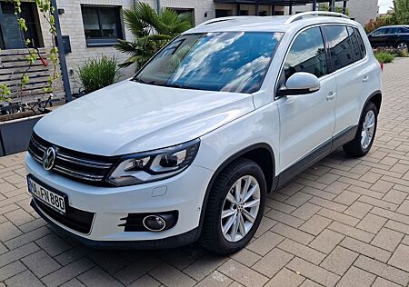 VW Tiguan Volkswagen 2.0 TDI DSG 4MOT BMot Tech Sport & St...