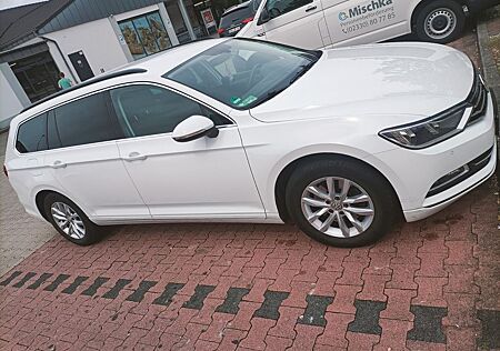 VW Passat Variant Volkswagen 2.0 TDI DSG Comfortline Varia...