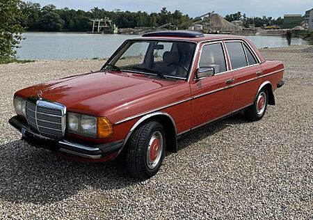 Mercedes-Benz 240