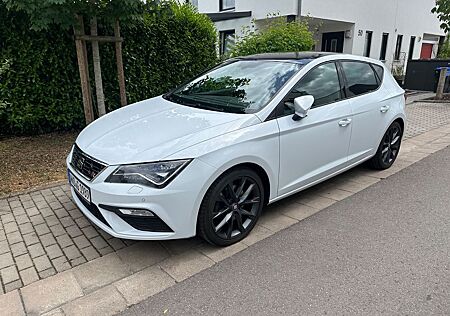 Seat Leon 184PS FR DSG 8FACHBRF VIRTUAL ALCANTARA