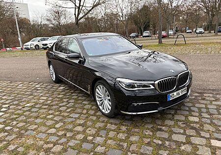 BMW 750d xDrive - Voll, Mass., SH, Lüf ,Pano, Laser