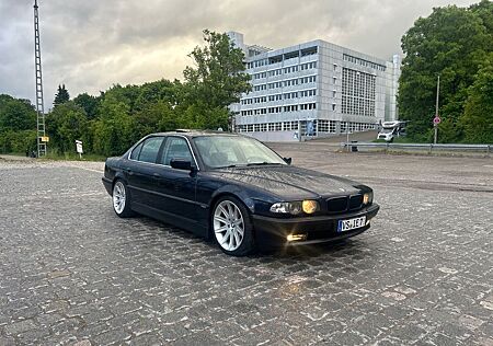 BMW 735i e38 Facelift