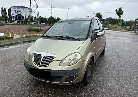 Lancia Musa 1.9 Multijet Platino Plus