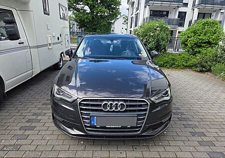 Audi A3 2.0 TDI Limousine Volleder RFK Bluetooth SHZ