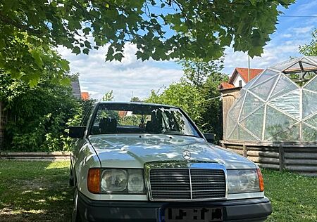 Mercedes-Benz 200